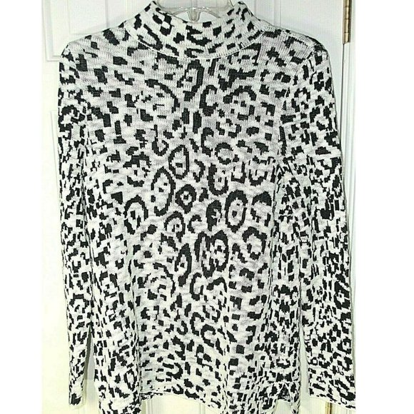 CHICO'S Sweaters - NWOT CHICO ANIMAL PRINT BLK-WHT CRW NECK SWEATER 0
